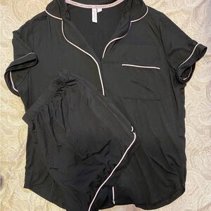 Women’s Black Short Sleeve Pajama Set with Pink Piping